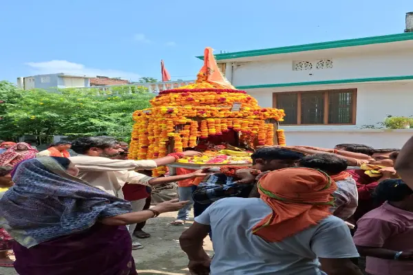 श्रीकृष्ण जन्माष्टमी पर कन्हैया डोल से भक्तिमय हुआ रामनगर, देर रात तक झूमे श्रद्धालु
